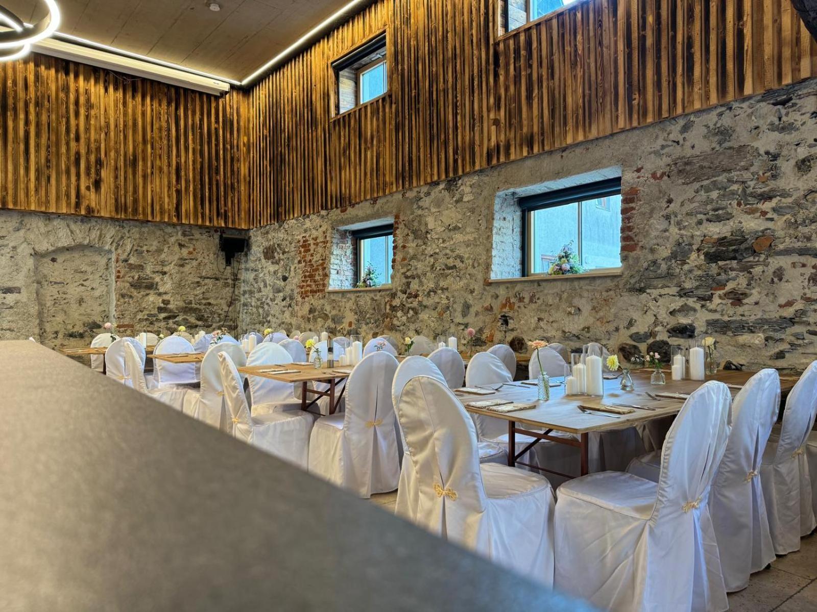 Mala Taverna Kalwang Ngoại thất bức ảnh